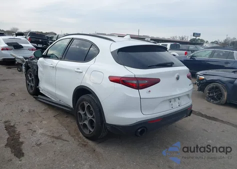 2022 Alfa Romeo Stelvio Sprint Awd z USA, uszkodzony, nr VIN ZASPAKAN9N7D44403
